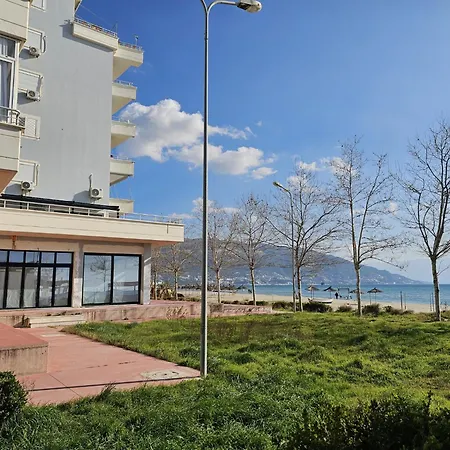 Botel Tranquil For Six Guests Vlore